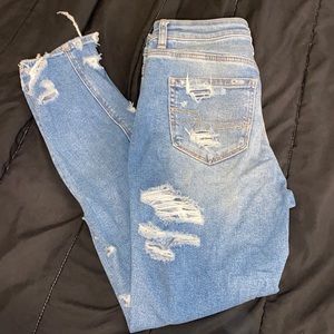 NWOT American Eagle Mom Jeans